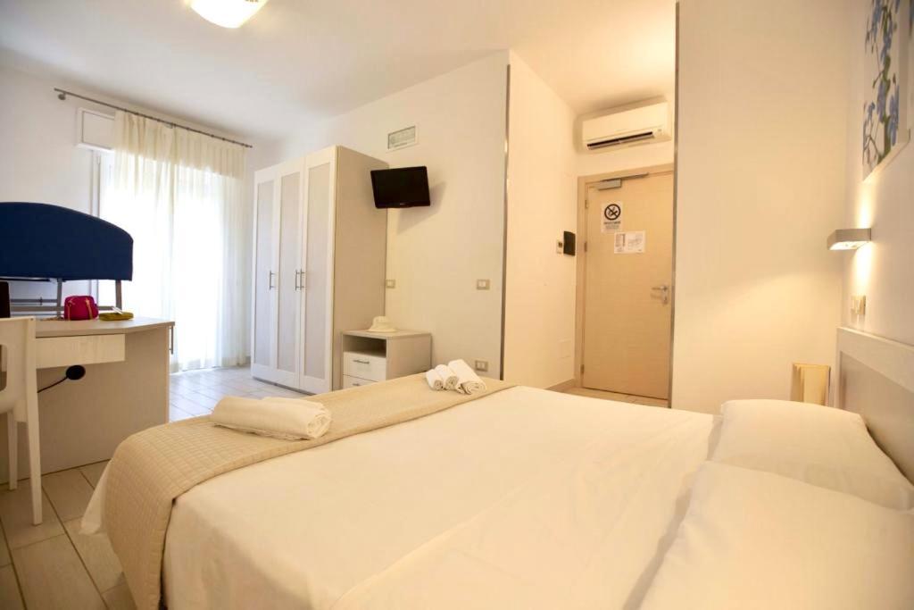 Hotel Elite Cervia Exterior photo