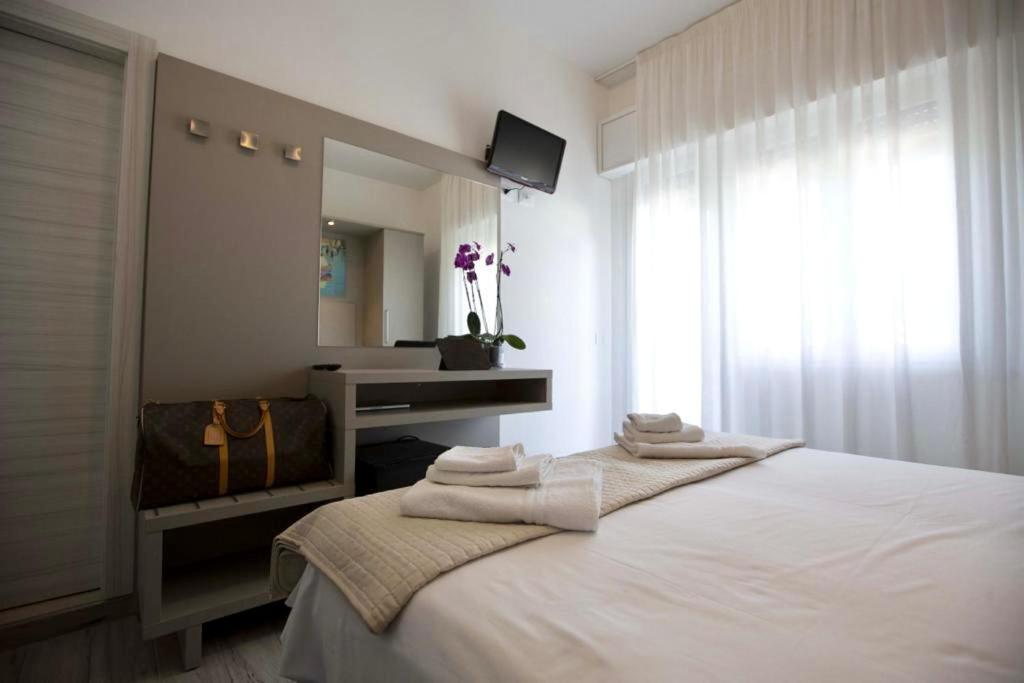Hotel Elite Cervia Exterior photo